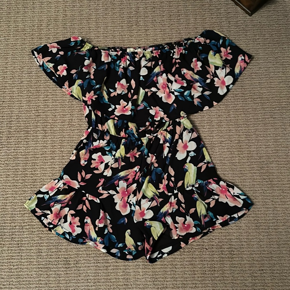 Boutique floral print off the shoulder romper - elastic waist & shoulder sz S/M